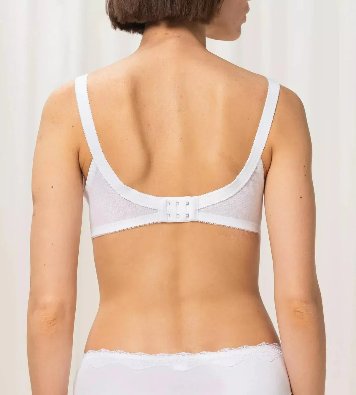 Buy 1 Get 1 free Triumph Doreen Classic Non-Padded Full Coverage Bra for Women